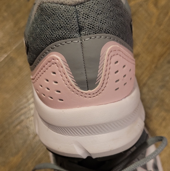 ASICS Women's, Jolt 3 Running Shoe Size 10 - Picture 3 of 6